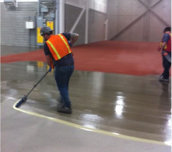 Värillinen liukumaton päällystetoiminto/edut